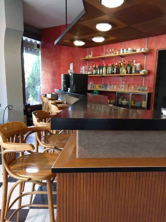 Logis La Cremaillere Otel Montélimar Dış mekan fotoğraf